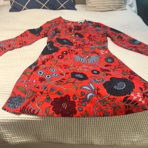 Beautiful long sleeve mini dress from the loft size 6.